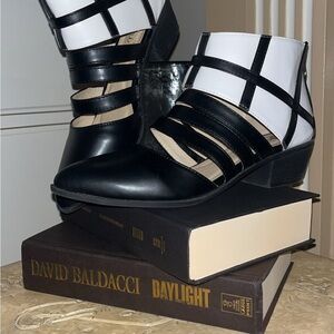 Chic Black and White Women's Wedges